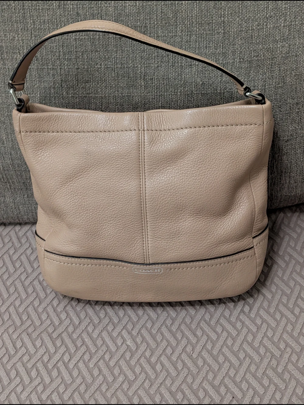 Coach Beige Leather Shoulder Bag EUC